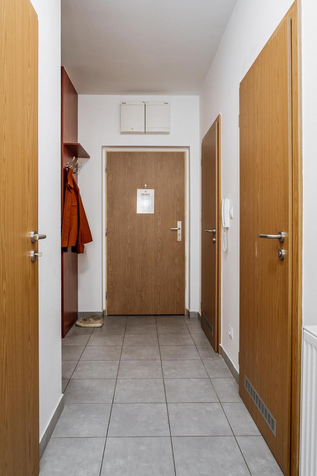 Prague Days - Bright Apartment - Balcony - Private Parking Bagian luar foto