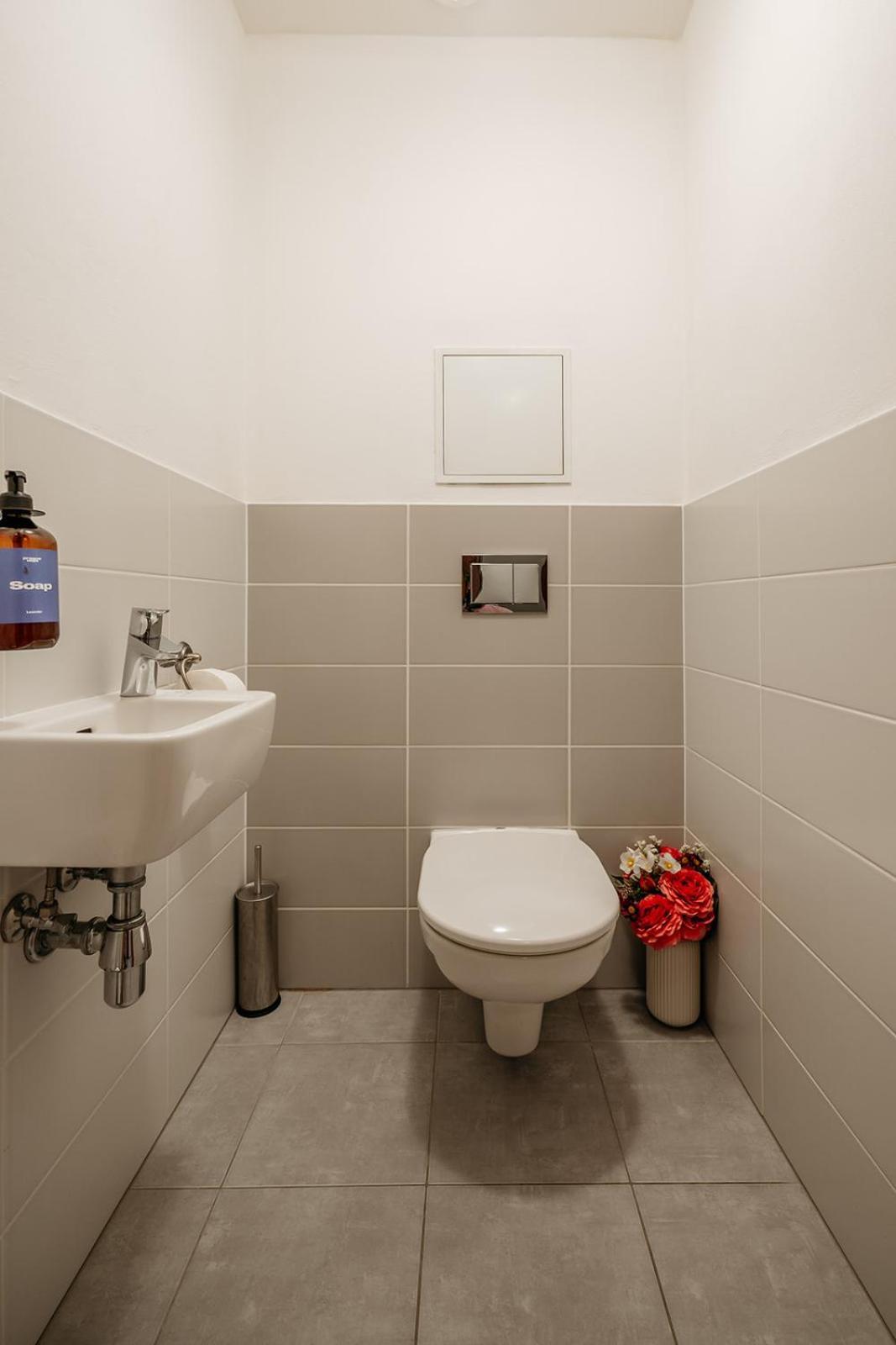Prague Days - Bright Apartment - Balcony - Private Parking Bagian luar foto