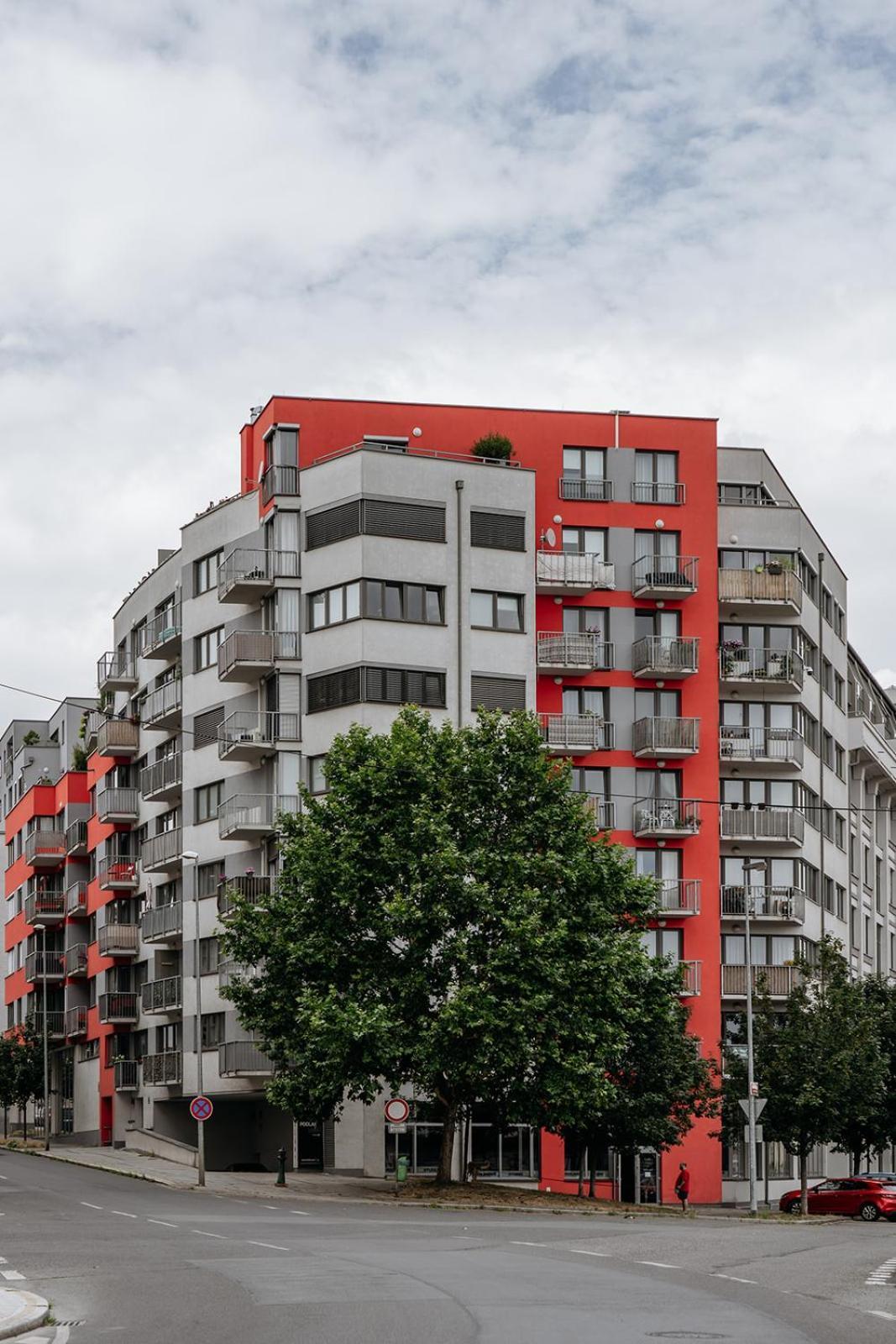 Prague Days - Bright Apartment - Balcony - Private Parking Bagian luar foto